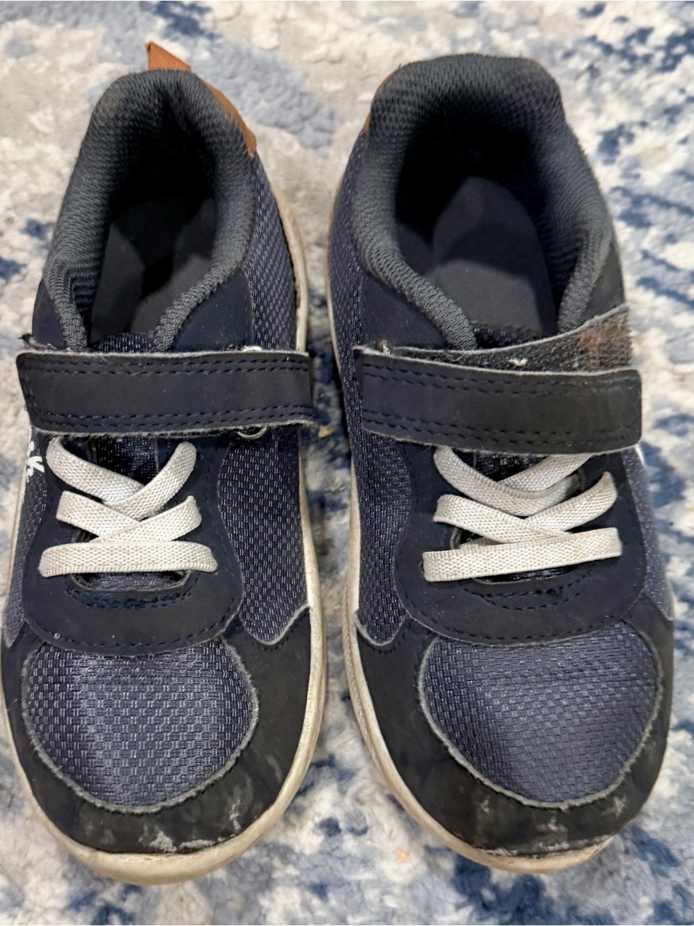 OshKosh B'gosh Navy and White Kids Hook-and-Loop Sneakers